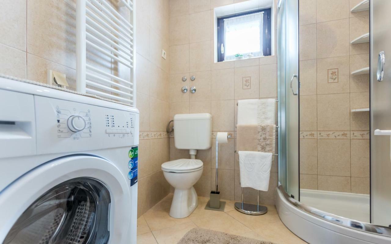 Apartment Smilja Malinska Kültér fotó
